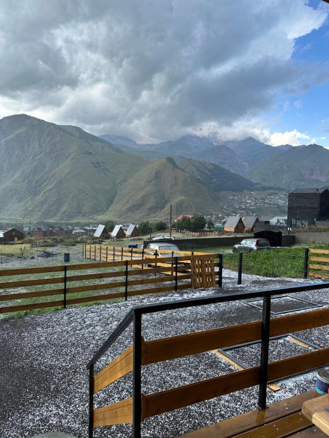 Lonely Mountain Villa Kazbegi Bagian luar foto