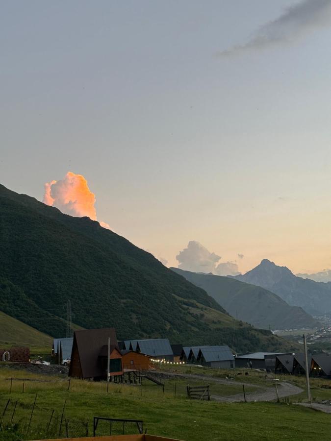 Lonely Mountain Villa Kazbegi Bagian luar foto