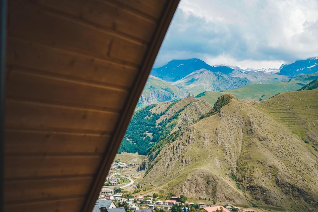 Lonely Mountain Villa Kazbegi Bagian luar foto