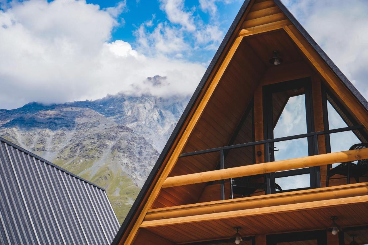Lonely Mountain Villa Kazbegi Bagian luar foto